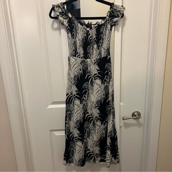 273 Reformation Murphy Dress - Picture 4 of 8